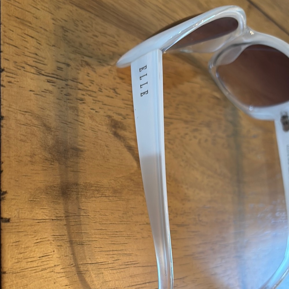 Elle White Sunglasses with Brown Lenses - Picture 2 of 3